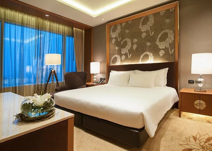Eastin Grand Sathorn מלון 5*